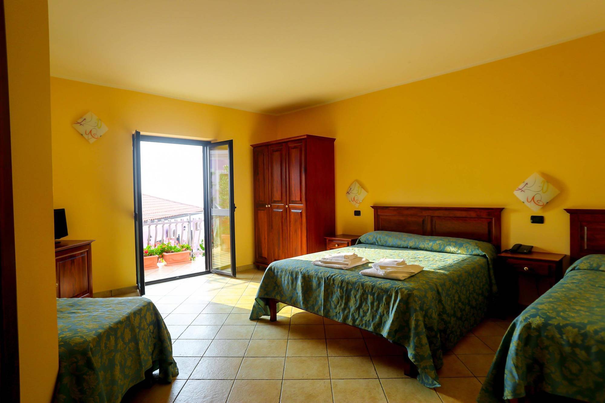 Villaggio Hotel Lido San Giuseppe Briatico Exterior photo